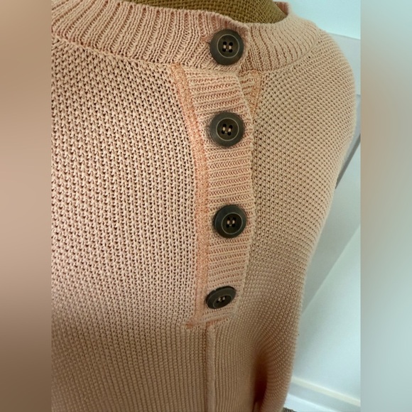 Natural Reflections Women’s Peach pink  Knit Sweater 1/4 Button Up Size Medium - Picture 5 of 9